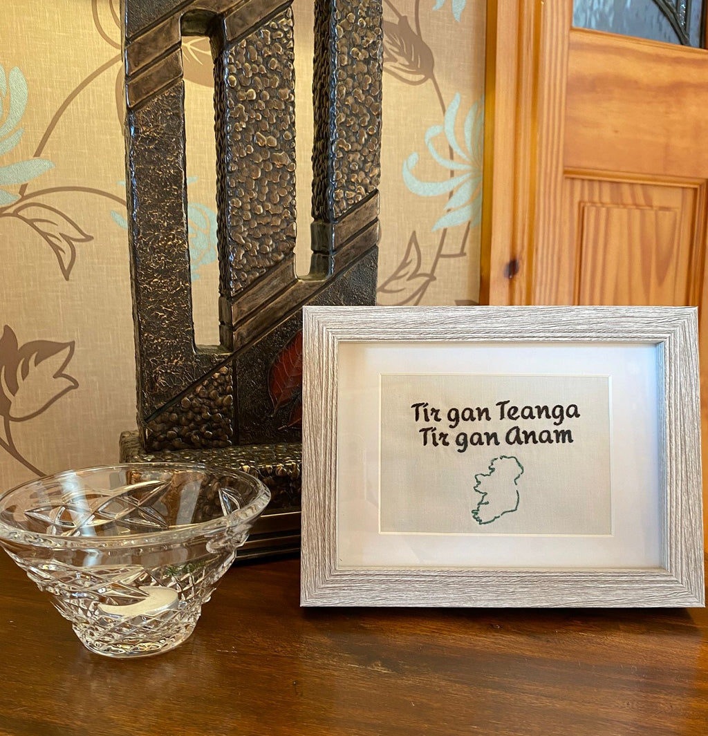 Tír gan Teanga Tír gan Anam